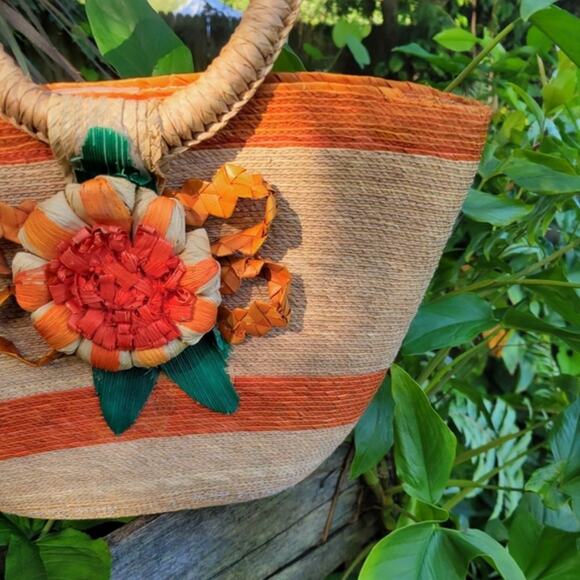 Flower Accent Straw Woven Wicker Bag Boho Beach Vacation Summer - Picture 3 of 9